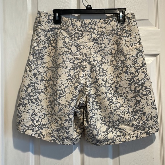 Patagonia Shorts, Size 33 - Picture 3 of 8